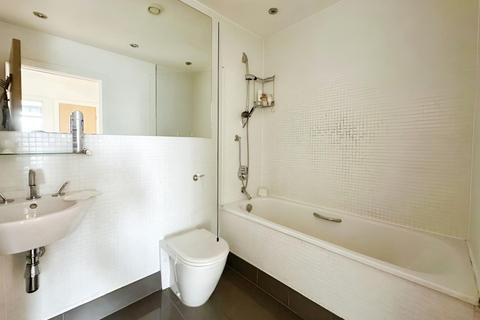 Flat 701, 1 Deansgate, Manchester, M3 1AZ