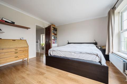 14b Warwick Road, Barnet, EN5 5EQ