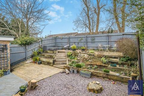 5 Blenheim Croft, Brackley, NN13 7ET
