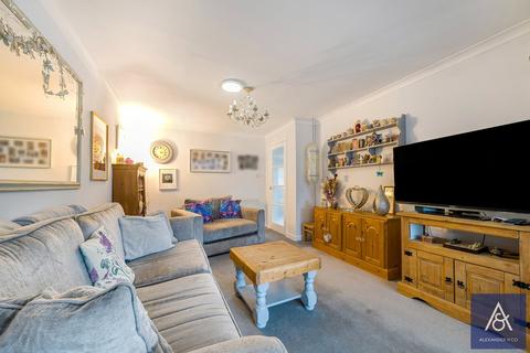5 Blenheim Croft, Brackley, NN13 7ET
