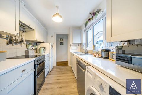 5 Blenheim Croft, Brackley, NN13 7ET