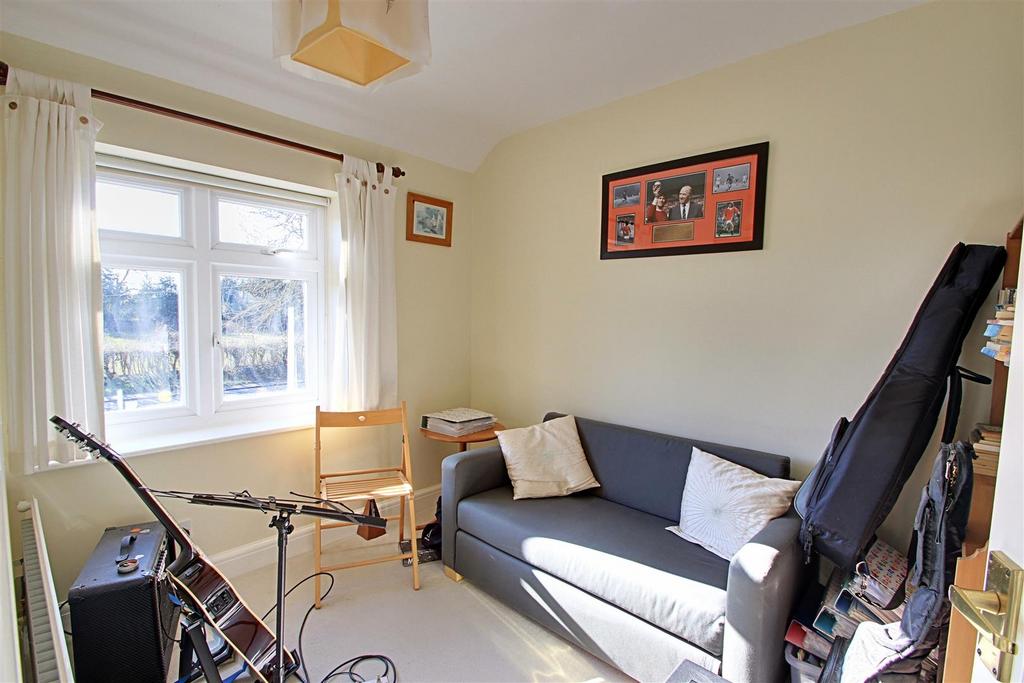 Bedroom 4.jpg