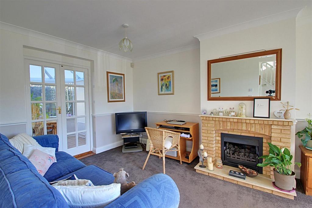 Living Room 1.jpg