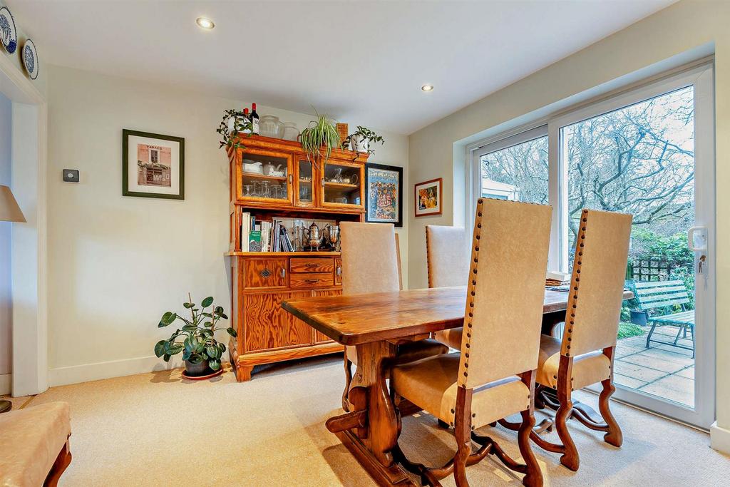 8640258-interior12-800.jpg
