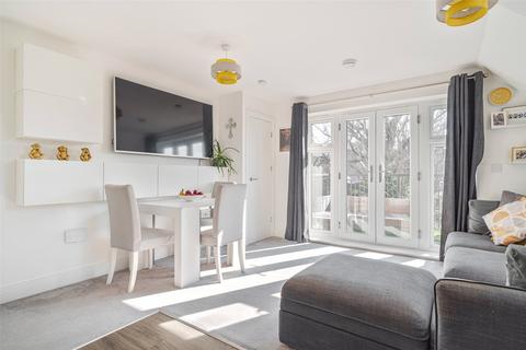 2 bedroom apartment for sale, Johnstone Close, Berkshire RG12