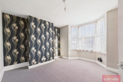 3 bedroom terraced house for sale, Medina Avenue, Bridlington