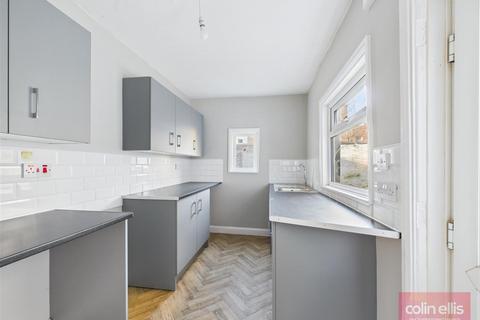 3 bedroom terraced house for sale, Medina Avenue, Bridlington