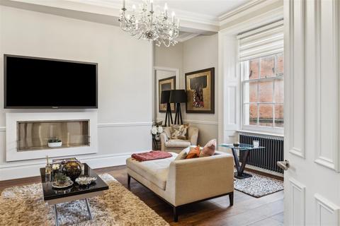 Flat R, 63 Drayton Gardens, London, SW10 9QZ
