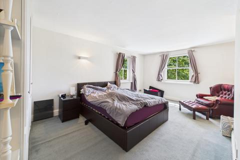 2 bedroom flat to rent, Cudnall Street, Charlton Kings, Cheltenham, GL53