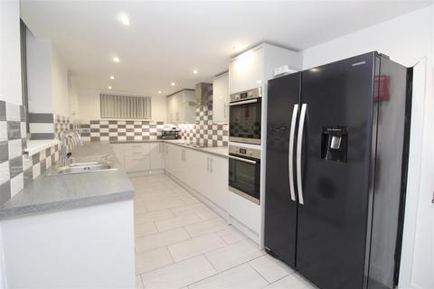 5 bedroom house to rent, Kingsland Terrace, Pontypridd CF37