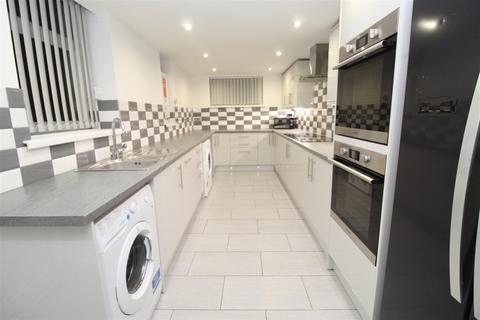 5 bedroom house to rent, Kingsland Terrace, Pontypridd CF37