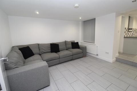 5 bedroom house to rent, Kingsland Terrace, Pontypridd CF37