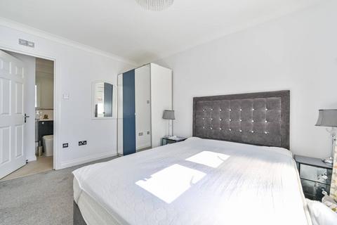 63 Hillary Drive, Isleworth, TW7 7EG