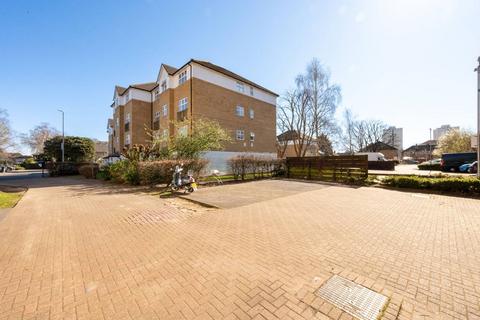 63 Hillary Drive, Isleworth, TW7 7EG