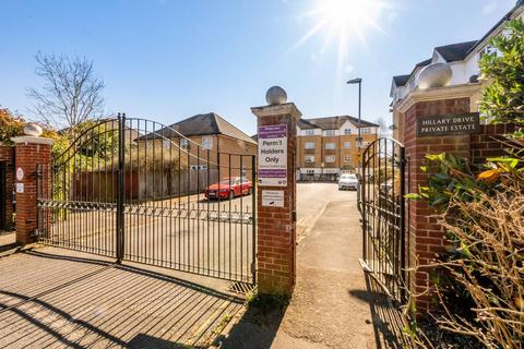 63 Hillary Drive, Isleworth, TW7 7EG