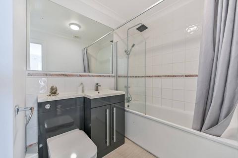 63 Hillary Drive, Isleworth, TW7 7EG
