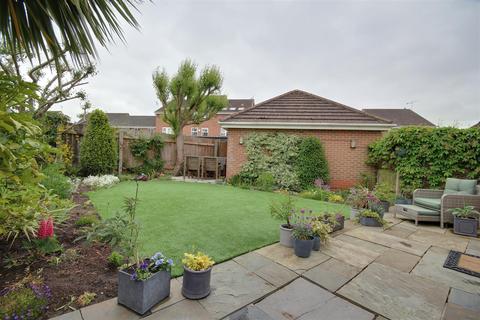 2 Aire Close, Brough, HU15 1GJ