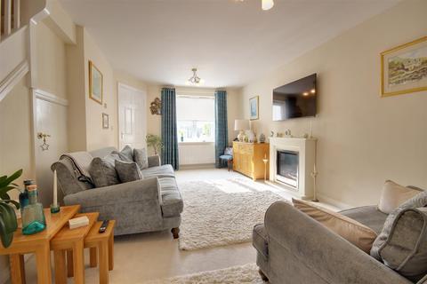 2 Aire Close, Brough, HU15 1GJ