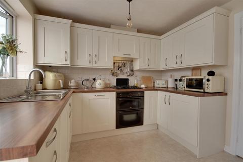 2 Aire Close, Brough, HU15 1GJ