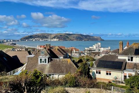 4 bedroom detached house for sale, Bryn Y Bia Road, Craigside, Llandudno