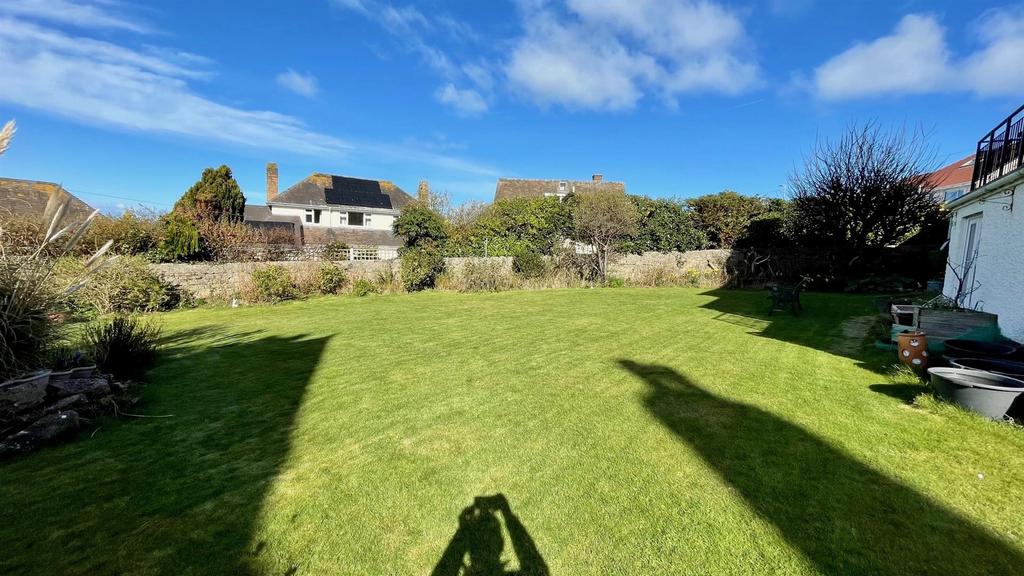 Side and rear garden