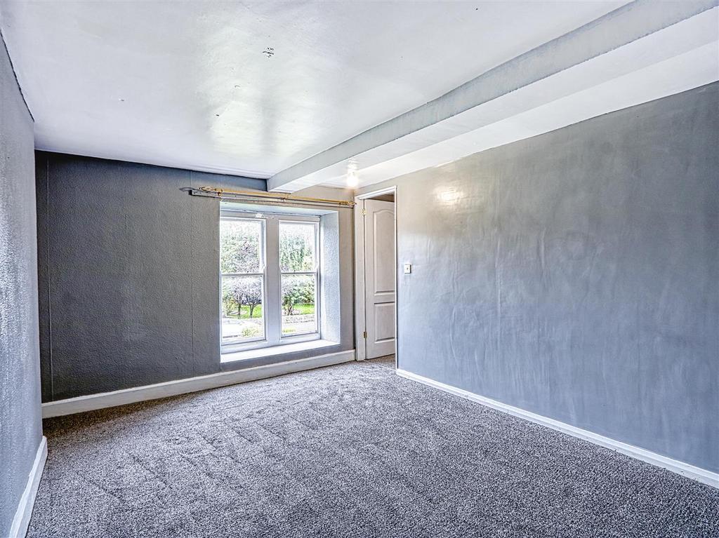 Bed 1 - 1sr floor front