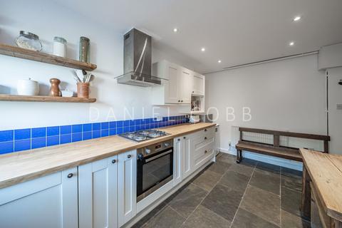57 Lorrimore Road, London, SE17 3LZ