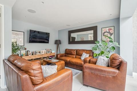 6 Princes Way, Ruislip, HA4 0PX