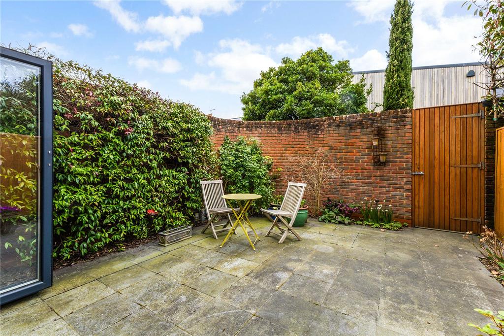 Courtyard Garden