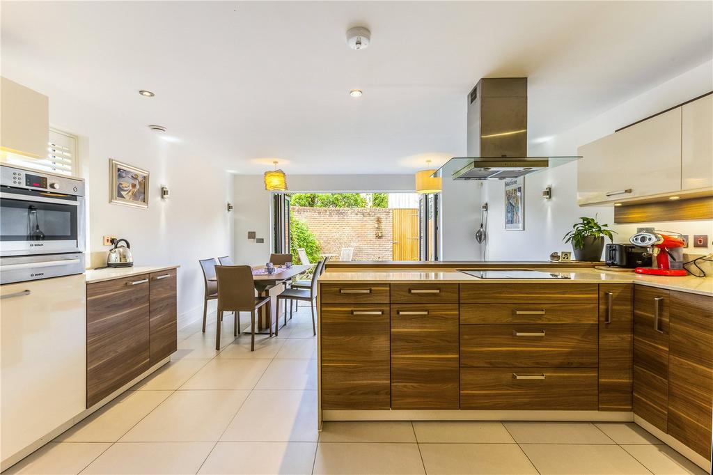 Kitchen/Dining