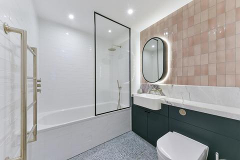 2 bedroom apartment for sale, Legacy Building, Embassy Garden, SW11