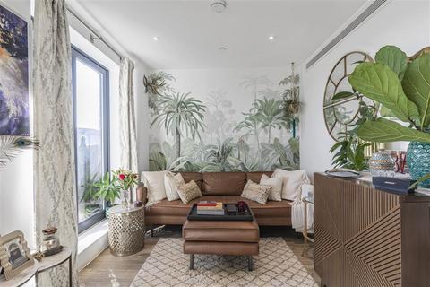 1 bedroom flat for sale, Durnsford Road, SW19