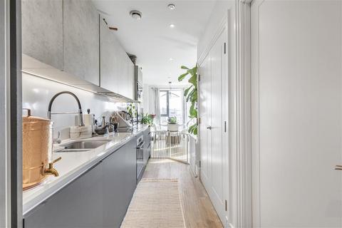 1 bedroom flat for sale, Durnsford Road, SW19