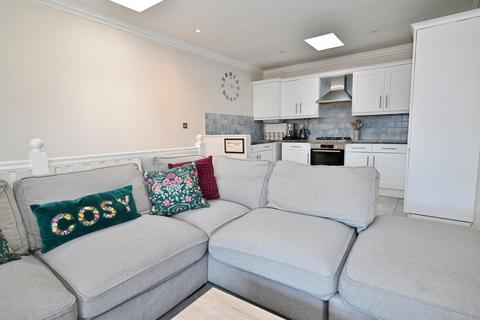 4 Knights Place, Twickenham, TW2 6QT