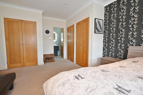 4 Knights Place, Twickenham, TW2 6QT