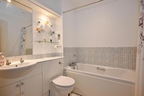 4 Knights Place, Twickenham, TW2 6QT