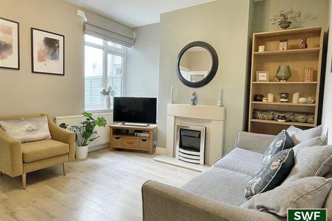 3 bedroom terraced house for sale, Penn Road, Penn