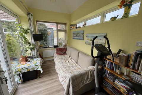 2 bedroom semi-detached bungalow for sale, St. Michaels Road, Porthcawl CF36