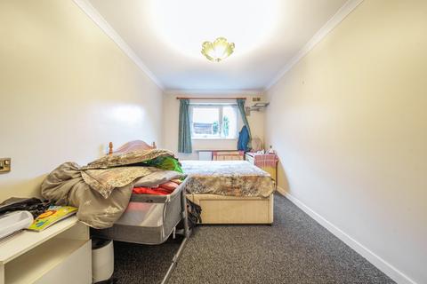 11 Cross Road, Uxbridge, UB8 2UQ