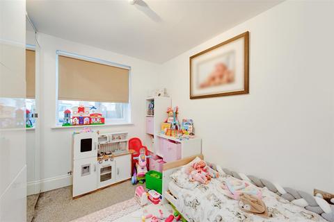 Flat 1, 2b Renters Avenue, London, NW4 3RA