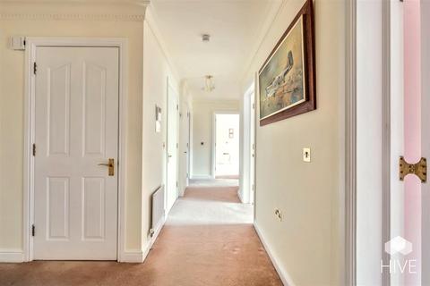 2 bedroom flat for sale, Canford Cliffs Road, Poole BH13