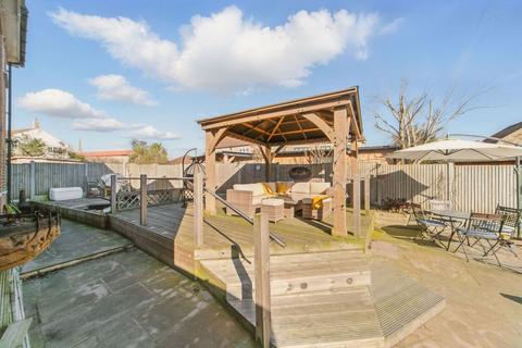 14 Rose Lea Close, Hillam, Leeds, LS25 5HJ