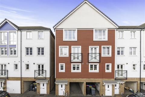 4 bedroom townhouse for sale, Crabapple Road, Tonbridge