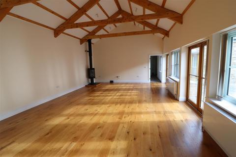 3 bedroom barn conversion to rent, Ladock