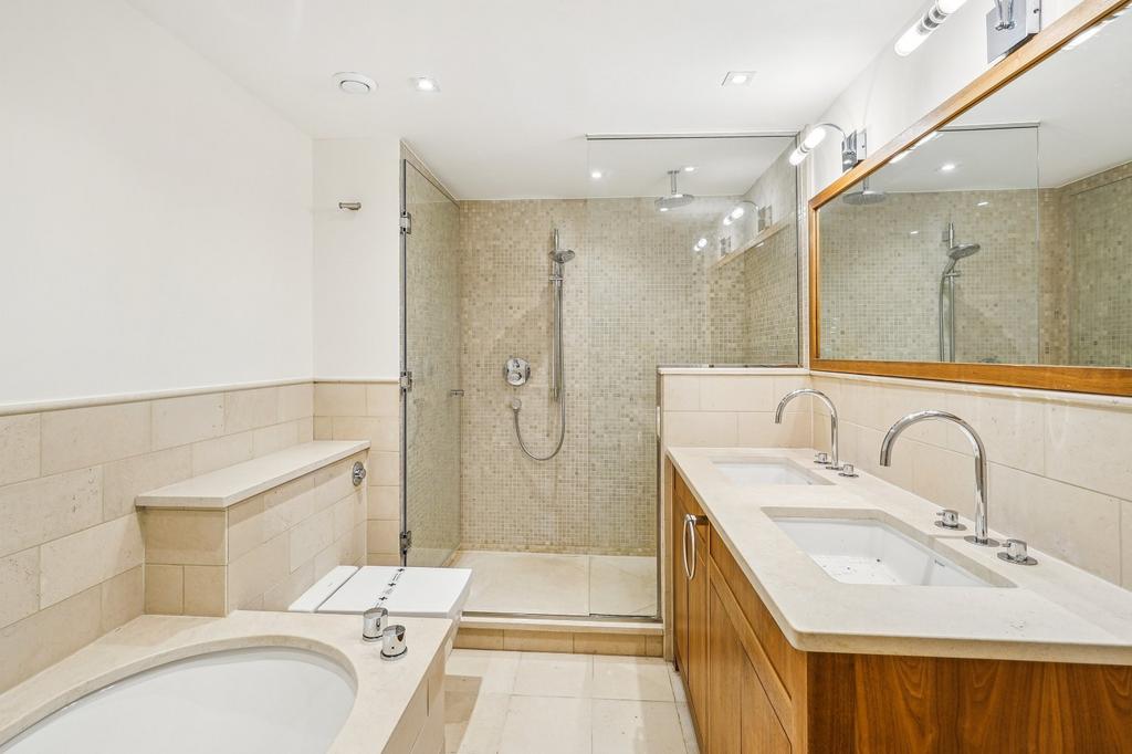 Principal Bathroom