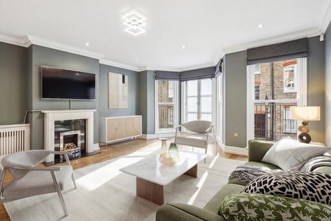 4 bedroom terraced house to rent, Roland Way, London