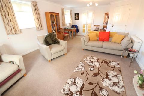 2 bedroom retirement property for sale, High Street South, Rushden NN10
