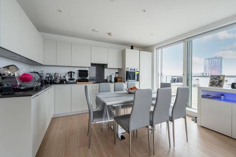 2 bedroom penthouse for sale, Cherry Orchard Road, Croydon, CR0