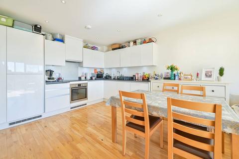 Streatham High Road, Streatham Common, London, SW16