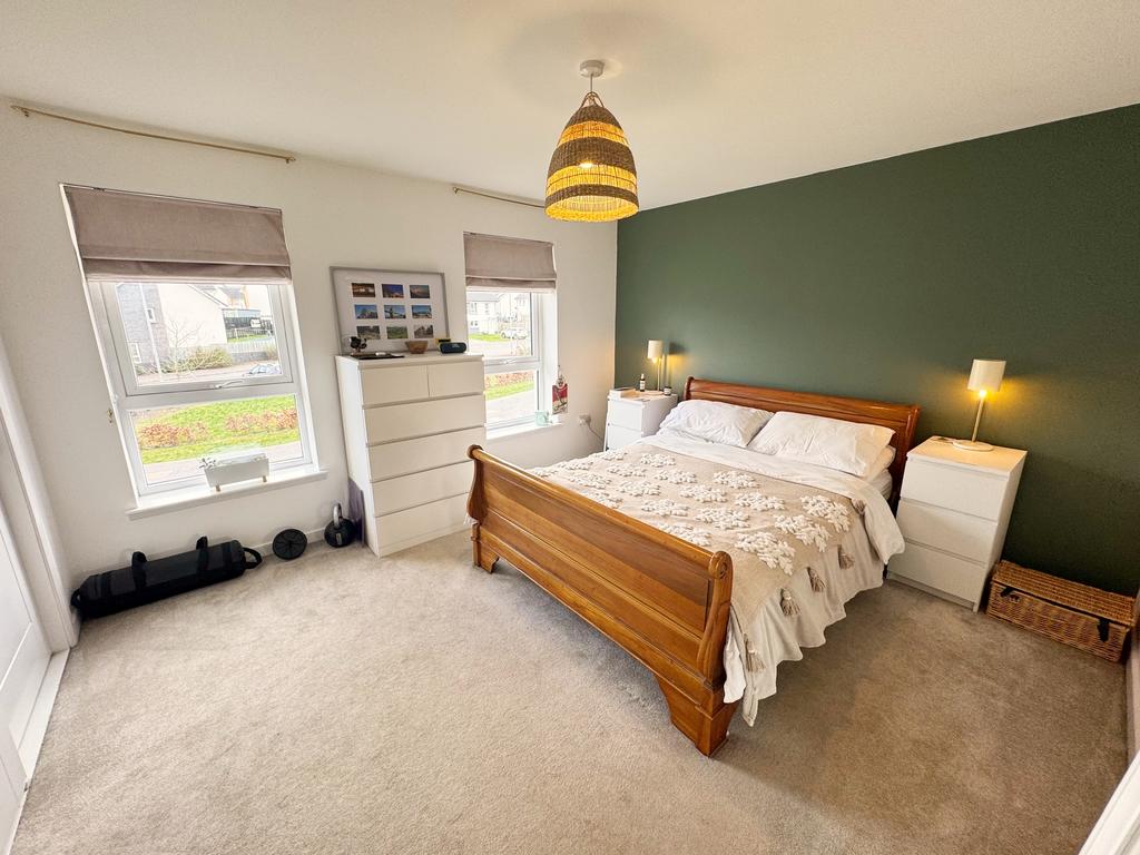 Bedroom 1 (1)